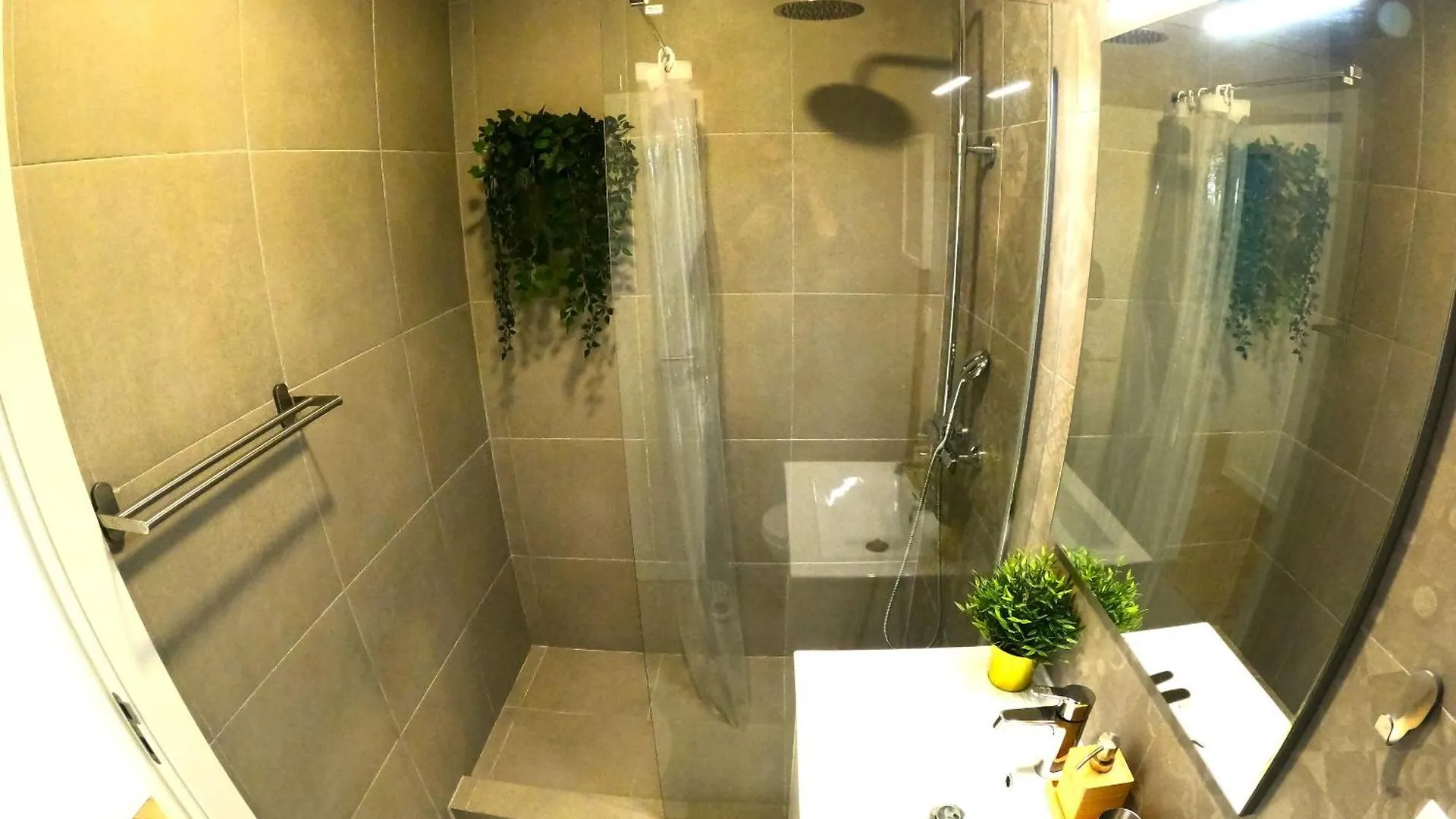 Lisboa T3 Moderno Benfica Apartment 0*, Lisbon