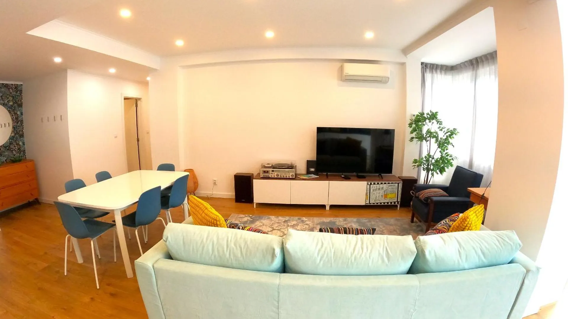 Lisboa T3 Moderno Benfica Apartment 0*, Lisbon